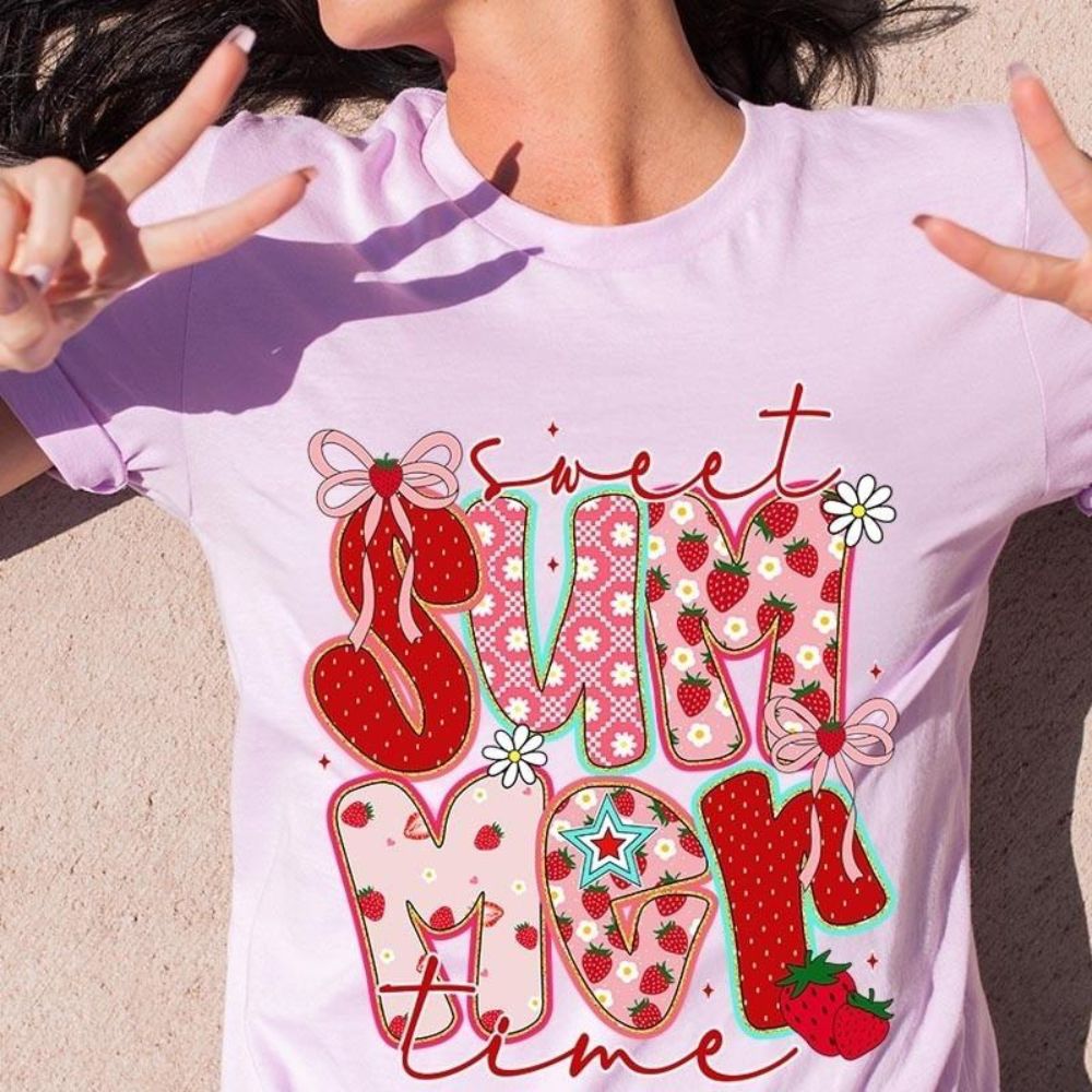 Sweet Summertime Graphic Tee – Cute Retro Summer T-Shirt, Aesthetic Beach Vibes, Casual Trendy Outfit