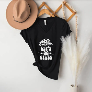 🍾 Man I Feel Like a Bride Bachelorette Party Matching V-Neck T-Shirts 💍 - 0