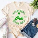 Funny Shirt – Everybody in the Pub Gettin' Tipsy Tee-9